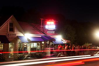 Exterior - Four Seas Ice Cream in Centerville Four Corners - Centerville, MA Dessert Restaurants