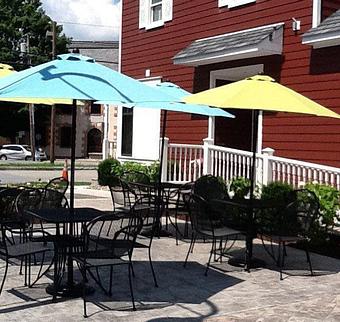 Exterior - Frozenberry in Fishkill, NY Dessert Restaurants