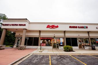 Exterior - Giordano's - Vernon Hills in Vernon Hills, IL Pizza Restaurant