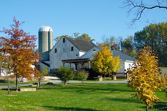 Exterior: Grounds in the fall - Grandale Restaurant in Purcellville, VA American Restaurants