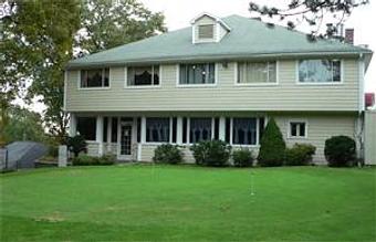 Exterior - Green's Grille and Pub in Woburn, MA American Restaurants