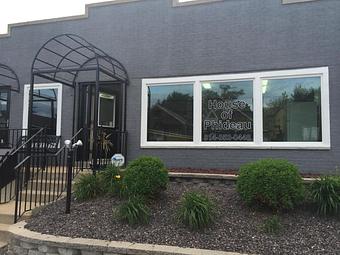 Exterior - Grooming By House Of Phideau in St. Louis Hills - Saint Louis, MO Pet Boarding & Grooming