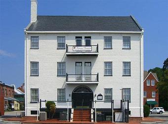 Exterior - Harvey Mansion Historic Inn & Restaurant in New Bern, NC American Restaurants