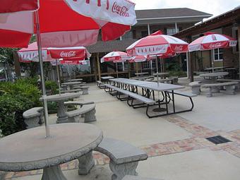 Exterior - Heads & Tails Seafood in Baton Rouge, LA Seafood Restaurants