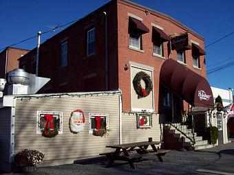 Exterior - Hideaway Restaurant in Everete Square - Middleboro, MA Pizza Restaurant