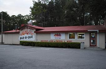 Exterior - Hog Heaven in Pawleys Island, SC American Restaurants