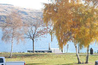 Exterior - Howard's Lakeshore Inn in Pateros, WA Bed & Breakfast