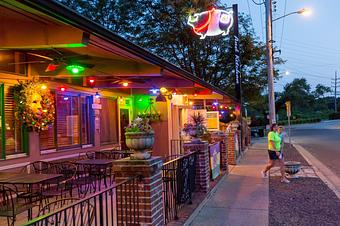 Exterior: Patio Dinning - Hwy 61 Roadhouse & Kitchen in Saint Louis, MO Barbecue Restaurants
