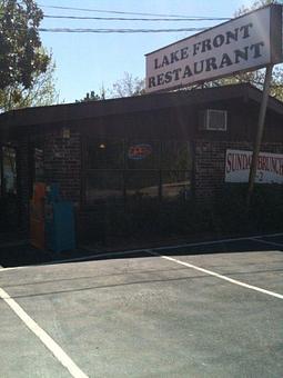 Exterior - Janssen's Lakefront Restaurant in Greers Ferry, AR American Restaurants