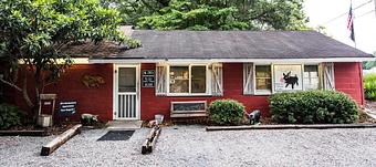 Exterior - JBs Smokeshack in Johns Island, SC Barbecue Restaurants