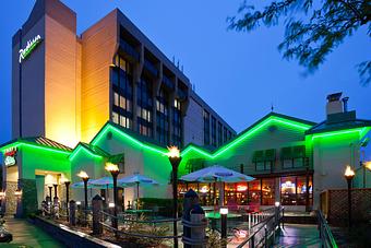 Exterior - Jimmy's Island Grill & Iguana Bar in Milwaukee, WI Bars & Grills