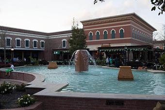 Exterior - Local Table in Cinco Ranch In Villagio Town Square - Katy, TX American Restaurants