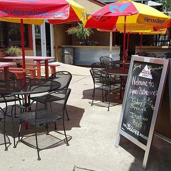 Exterior - Lynn Catherines in Fox Lake, IL Bars & Grills
