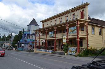 Exterior - Maggie's Krooked Cafe & Juice Bar in Tannersville, NY Coffee, Espresso & Tea House Restaurants