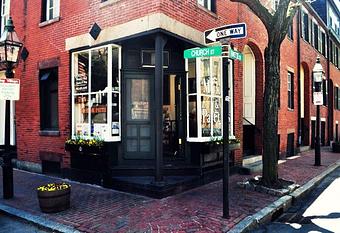 Exterior: Sandwich Shop Front - Mike & Patty's in Boston, MA Diner Restaurants