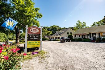 Exterior - Mom's Table in Roswell, GA American Restaurants