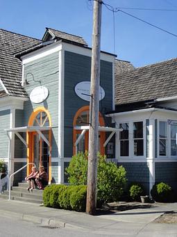 Exterior - Movement Arts in Stanwood, WA Art Galleries & Dealers