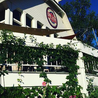 Exterior: Hop garden - One Love Brewery in Lincoln, NH American Restaurants