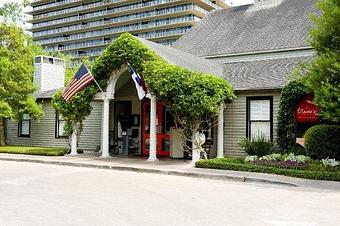 Exterior - Ouisie's Table in River Oaks - Houston, TX American Restaurants