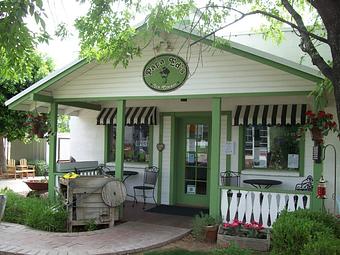 Exterior - Papa Ed's Ice Cream in Glendale, AZ Ice Cream & Frozen Yogurt