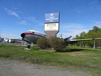 Exterior - Pipers Restaurant and Sports Lounge in Anchorage, AK American Restaurants