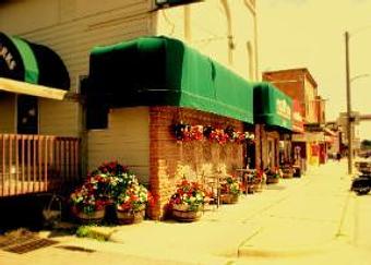 Exterior - Pizza Works - Pizza Works in Custer, SD Pizza Restaurant