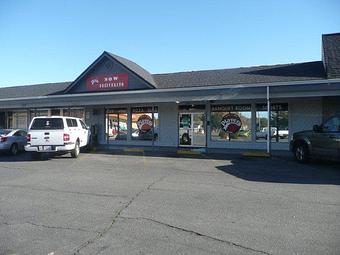 Exterior - Players Pizza and Sports in Anderson, CA Pizza Restaurant