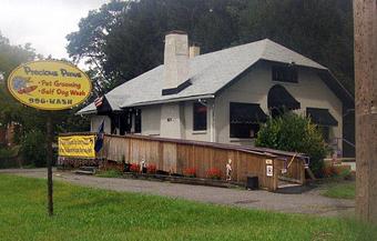 Exterior - Precious Paws in Elsmere - Wilmington, DE Gold Silver & Other Precious Metal Jewelry