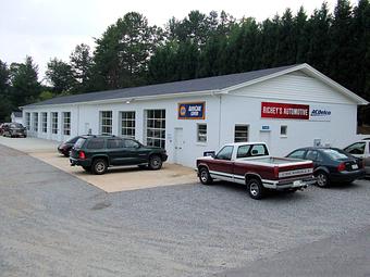 Exterior - Richey's Automotive in Hickory, NC Dry Cleaning & Laundry