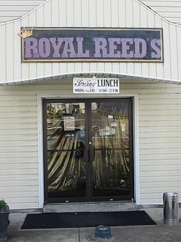 Exterior - Royal Reed's Restaurant in Jackson, TN Soul Food Restaurants