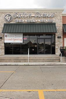 Exterior - Salon James in Baton Rouge, LA Beauty Salons