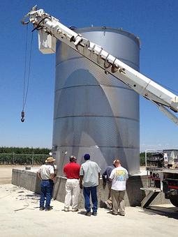 Exterior - San Joaquin Wine in Madera, CA Liquor & Alcohol Stores