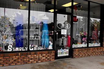 Exterior - Simply Chic Ladies Consignment Boutique in Near City Center - Newport News, VA Consignment & Resale Stores