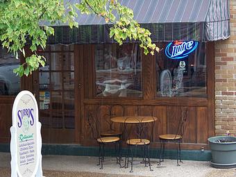 Exterior - Sirros in Sainte Genevieve, MO Pizza Restaurant