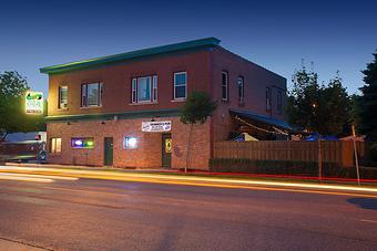 Exterior - Skinners Pub & Eatery in Saint Paul, MN Pizza Restaurant
