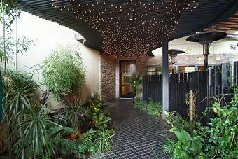 Exterior - Smitty's Grill in Pasadena, CA American Restaurants