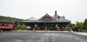 Exterior: View of the Steaming Tender Restaurant from the parking lot. - Steaming Tender in Palmer, MA American Restaurants