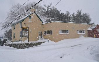 Exterior - Sundance Saloon in Aston, PA Bars & Grills