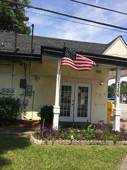 Exterior - Sunflower Cafe in Charleston, SC American Restaurants Exterior - Sunflower Cafe in Charleston, SC American Restaurants