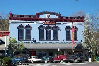 Exterior - The Black Sheep Pub & Restaurant in On the Plaza - Ashland, OR American Restaurants