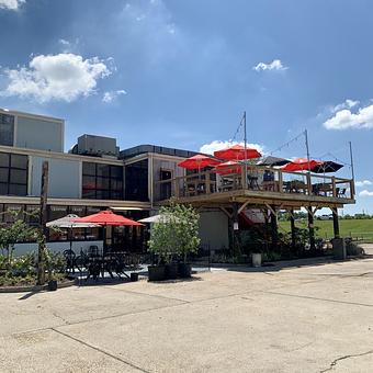 Exterior - The Captain's Table in Lake Charles, LA Hamburger Restaurants