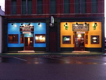 Exterior - The Monarch Public House in Highway 35: The Great River Road - Fountain City, WI American Restaurants