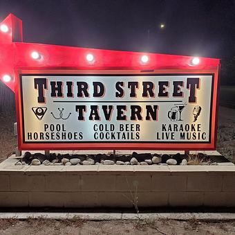 Exterior - Third Street Tavern in Highland, CA Bars & Grills