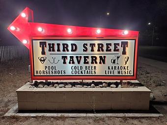 Exterior - Third Street Tavern in Highland, CA Bars & Grills