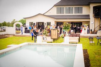 Exterior - Thistlewood Manor & Gardens in South of Kyle - Kyle, TX Nurseries & Garden Centers