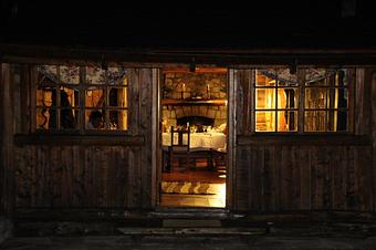 Exterior - Thunderstik Lodge in Chamberlain, SD Cabins Cottages & Chalet Rental