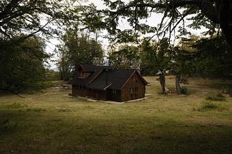 Exterior - Thunderstik Lodge in Chamberlain, SD Cabins Cottages & Chalet Rental
