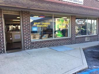 Exterior - Tiki Hut Tans in Woodstown, NJ Tanning Salons