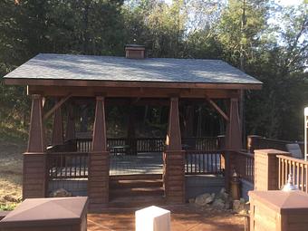 Exterior: Outdoor timber framed pavillion By Tim Hubbard Construction of Southern Oregon - Tim Hubbard Construction in Wilderville, OR Builders & Contractors