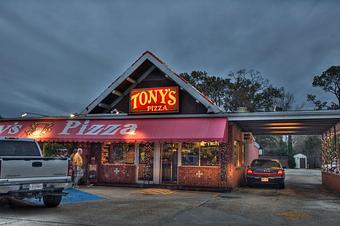 Exterior - Tony's Pizza in Lake Charles, LA Pizza Restaurant